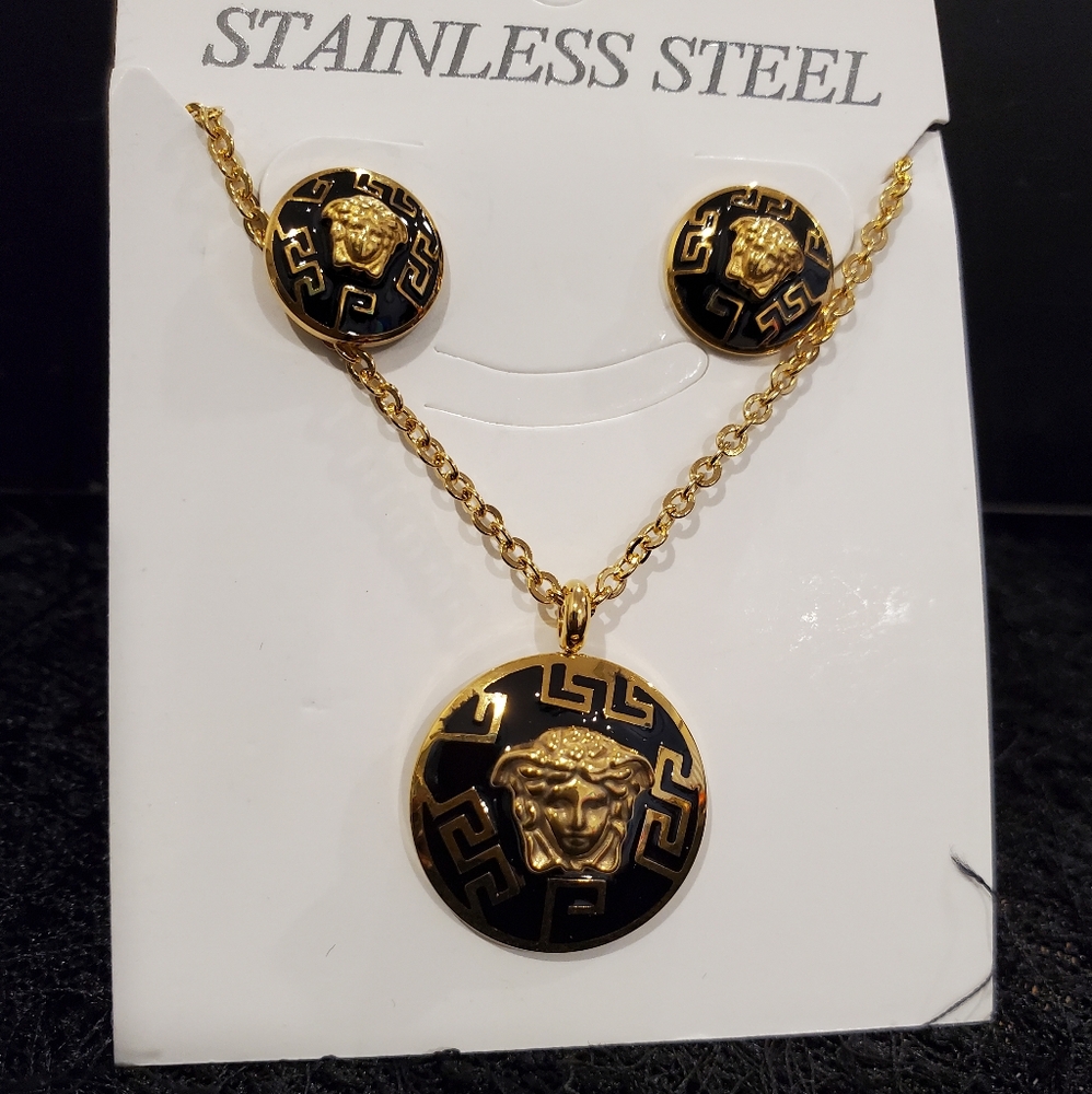 Medusa necklace and earring set